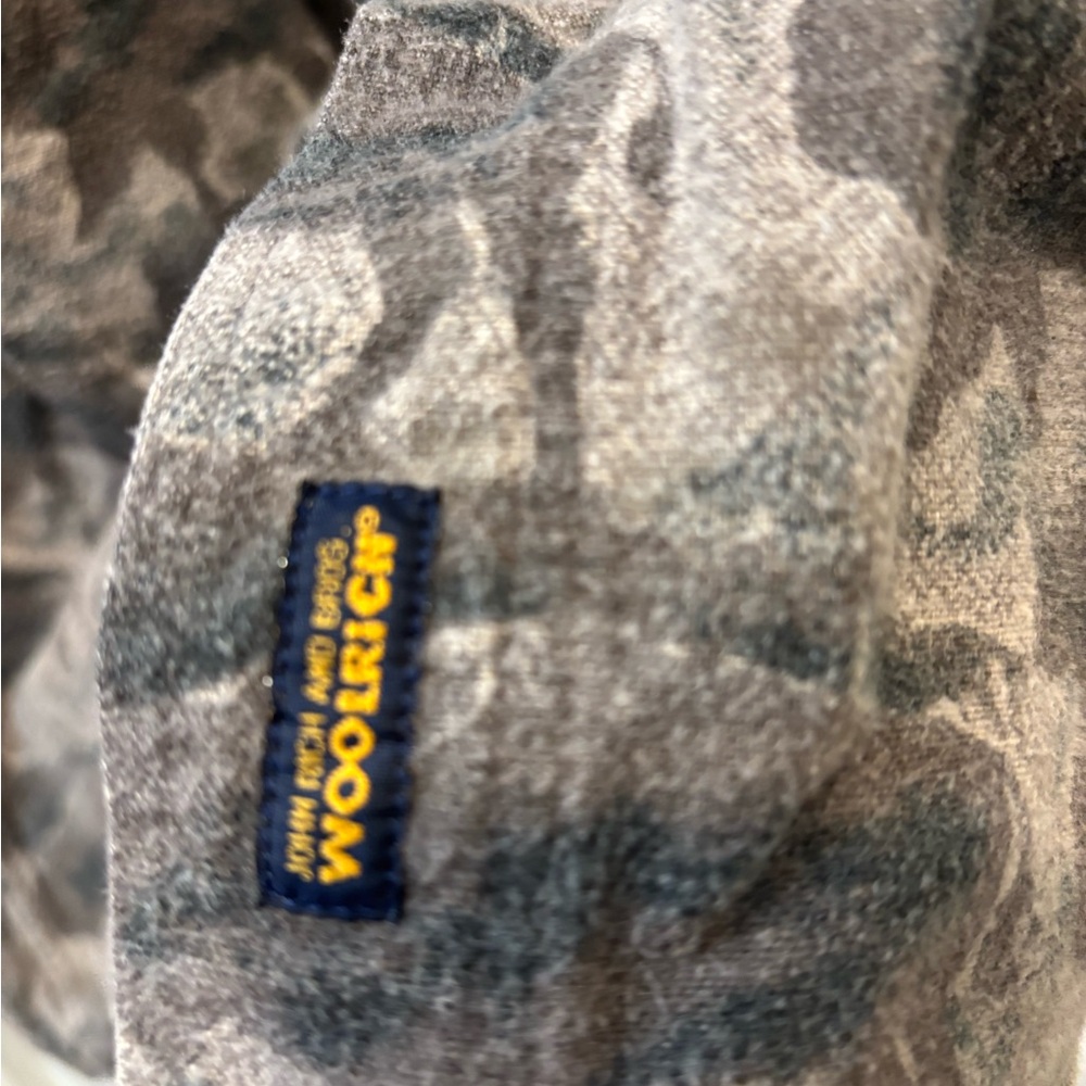 Woolrich Men's Gray Bison Patterned Button Down L… - image 3